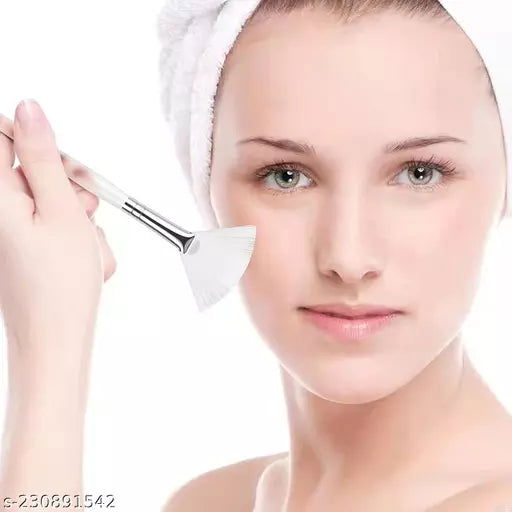 Fan Treatment Brush - SILKCOCOON SKINCARE 